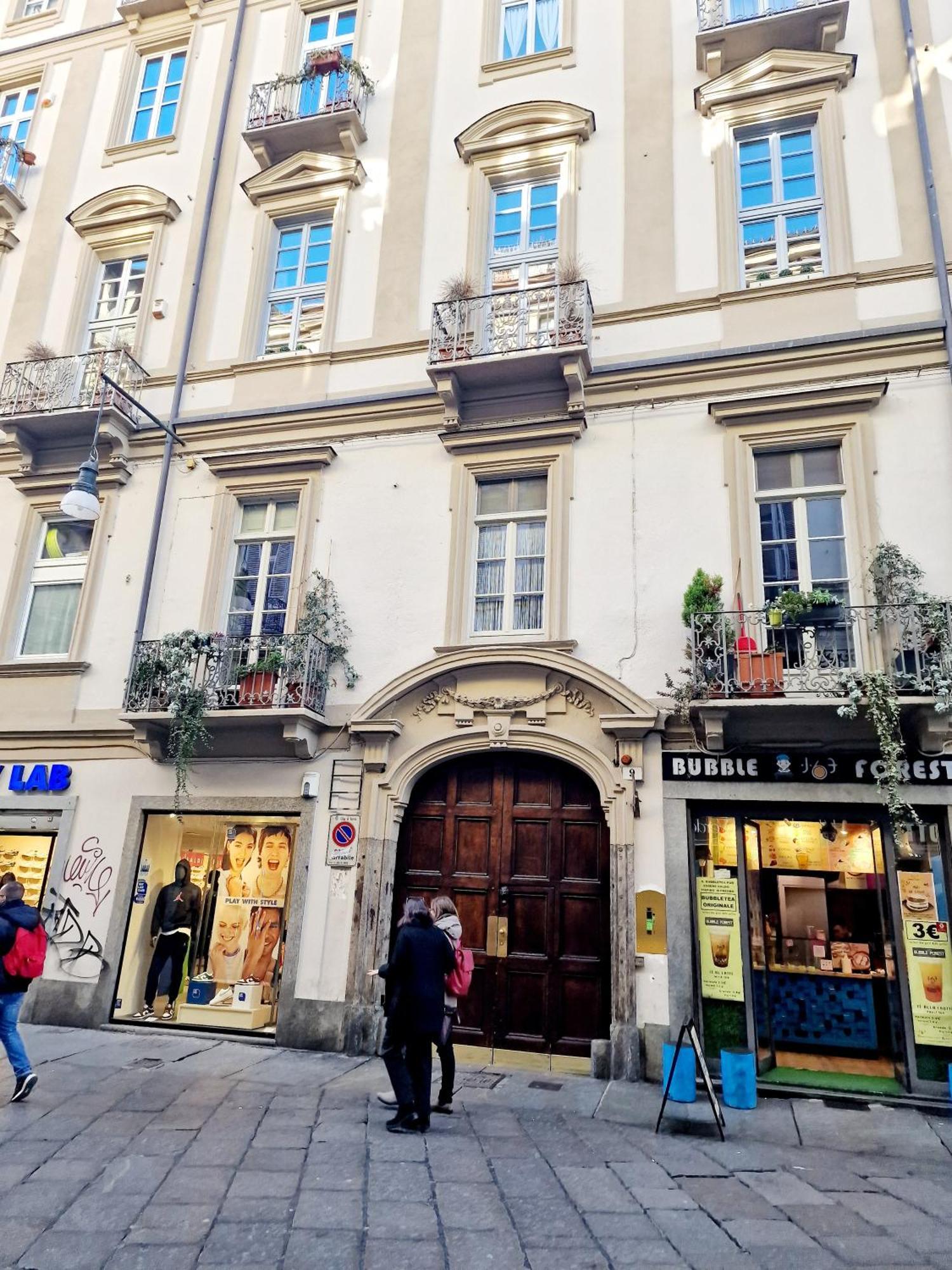 Elegante Appartamento In Centro. Turín Exterior foto